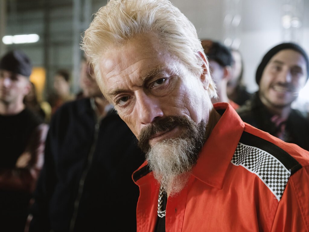  jean_claude_van_johnson_disfarce